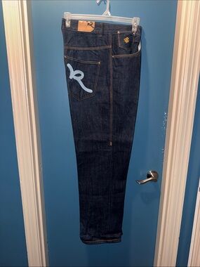 Rocawear Men’s Dark Indigo Straight Jeans with Light Blue Logo
